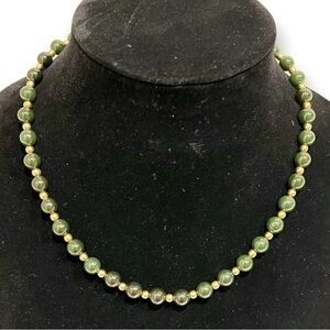 Vintage Chalcedony dark green beads short 8” necklace, unbranded